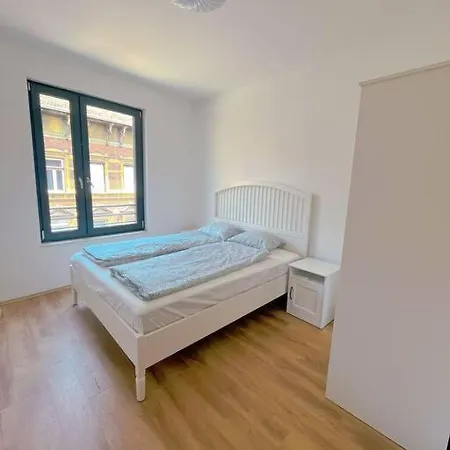 Апартаменты Spacious With Balcony And Garage