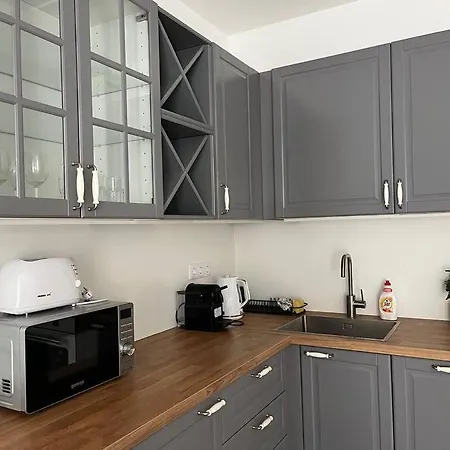 Appartement Spacious With Balcony And Garage *
