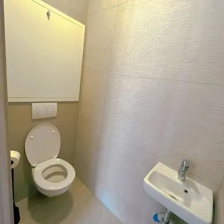 Spacious With Balcony And Garage *