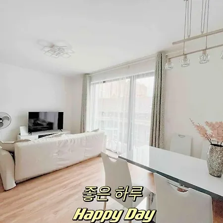 Spacious With Balcony And Garage Lejlighed *