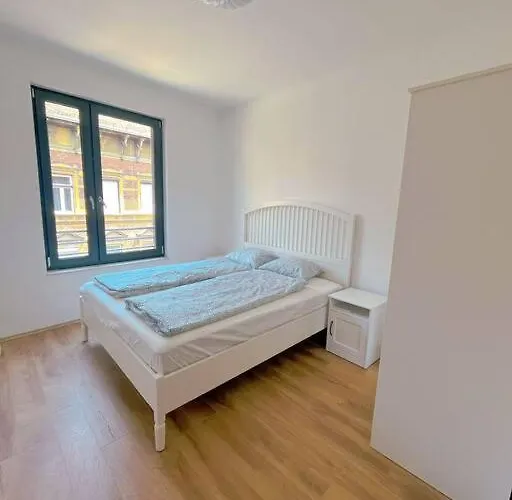 Διαμέρισμα Spacious With Balcony And Garage